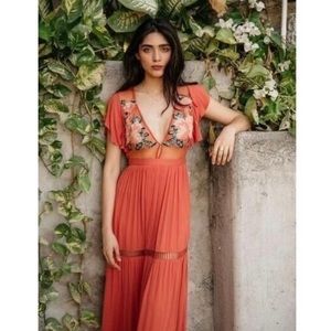 ✨ Revolve Cleobella Coral Amery Maxi Dress Size Small ✨